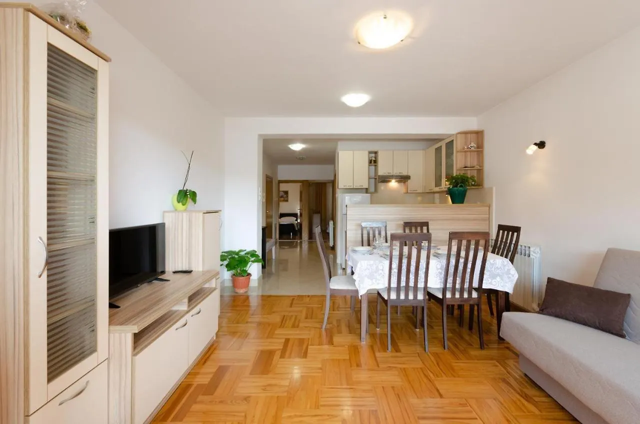 Laura Apartment Crikvenica