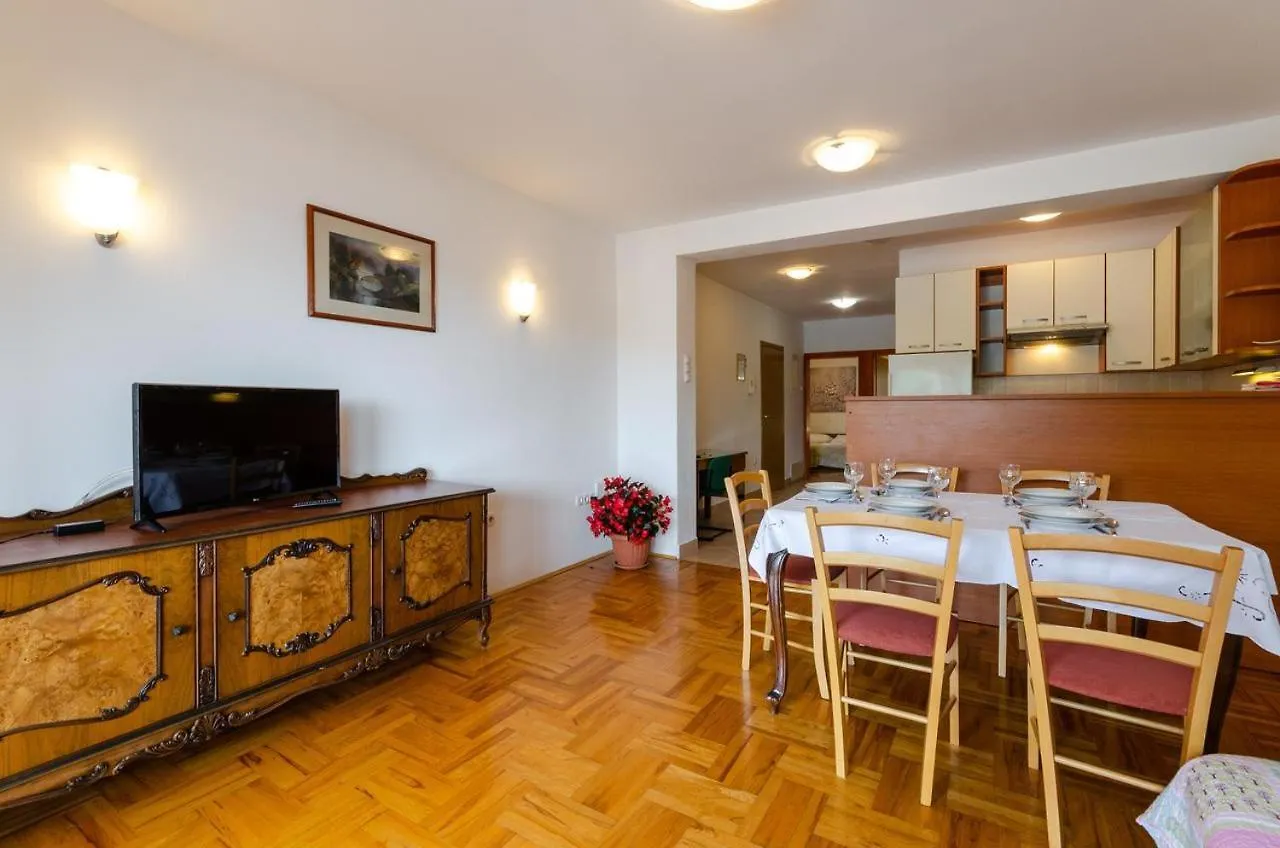 Laura Apartment Crikvenica