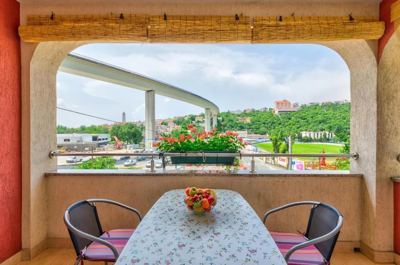 Laura Apartment Crikvenica 0*,